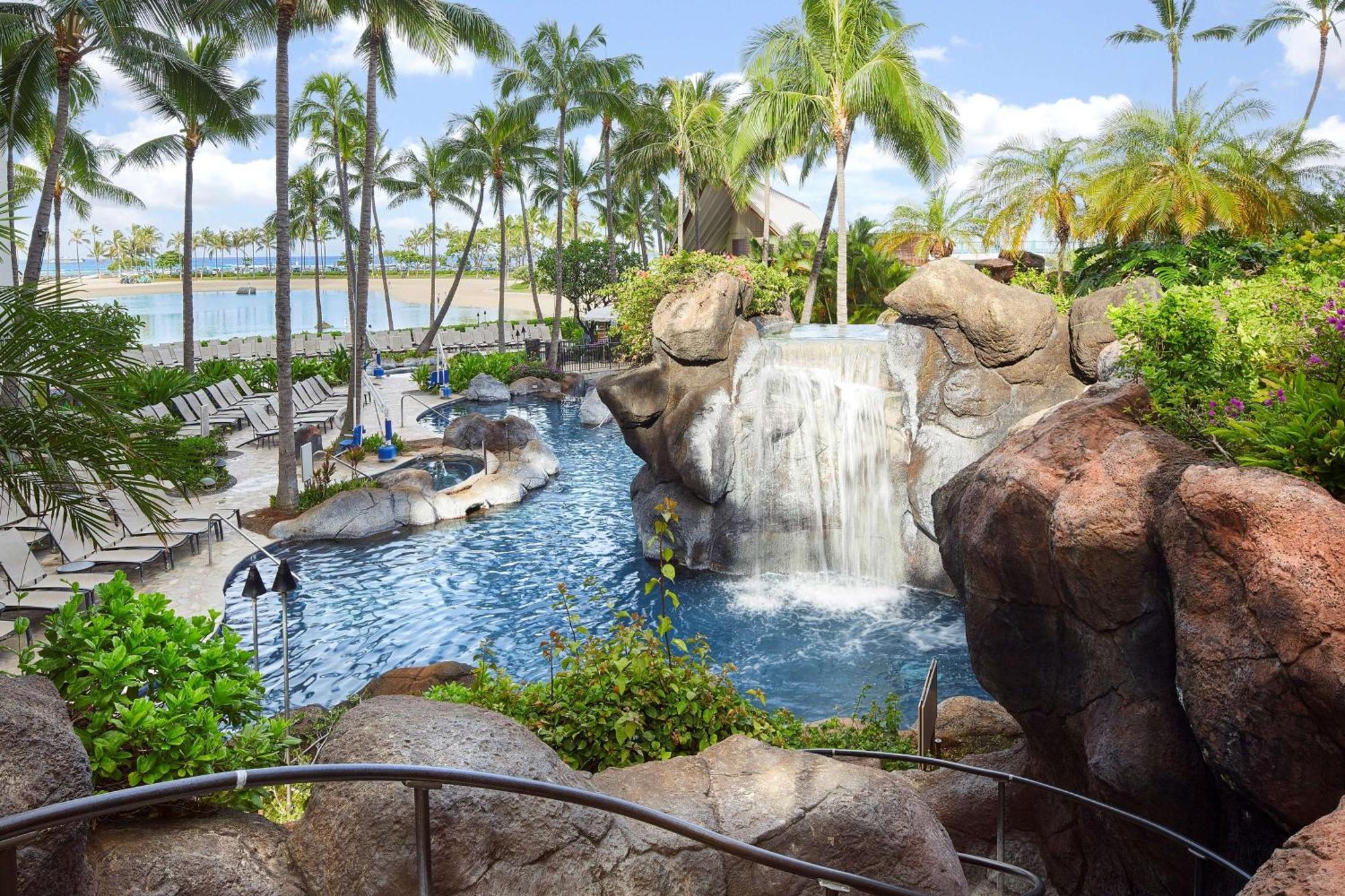 Hilton Grand Vacations Club Grand Waikikian Honolulu Hotel Exterior photo